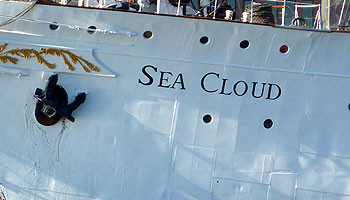 Sea Cloud unter vollen Segeln über den Atlantik