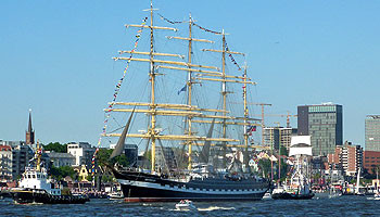 Großsegler zählen zu den Attraktionen des Hafengeburtstag Hamburg © Melanie Kiel