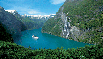 Drei Costa-Schiffe gehen mit den Urlaubern auf spektakuläre Reisen ins europäische Nordland, sogar bis nach Spitzbergen