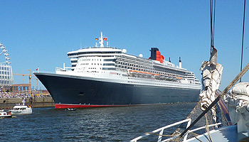 Die QM2 in Hamburg © Melanie Kiel