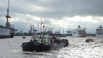 Schlepper beim Hafengeburtstag Hamburg © Melanie Kiel