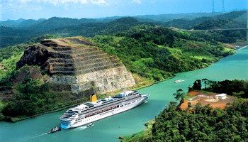 Die Aurora im Panamakanal © P&O Cruises