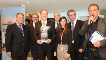 Das Hamburg Cruise Center wirbt auf Fachmessen - v.l.n.r. Dietrich von Albedyll (HHT), Richard J. Vogel (DSR Holding), Karl J.Pojer (HLKF), Senator Frank Horch (BWVI), Nadine Palatz (HCC), Johannes Bohmann (Bellevue and More), Uwe Bahn (NDR) © J.P. Meier