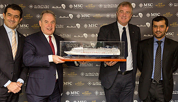 Gianni Onorato, CEO MSC Cruises; James Hogan, Präsident und Geschäftsführer Etihad Airways; Pierfrancesco Vago, Executive Chairman MSC Cruises; Kapitän Mohamed al Shamsi, Geschäftsführer Abu Dhabi Ports Company © MSC