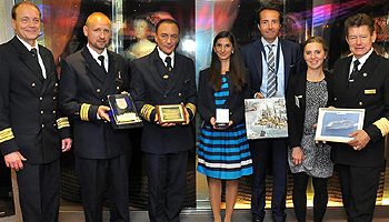 Erstanlauf der Magellan in Hamburg: v.l.n.r. Blunck (Polizei); Harfenmeister (nautische Zentrale), Nikos Michaloliakos (Kapitän), Maraschi (HCC), Maraschi (S&B), Ruediger (HCC), Reiter (Hotel Director) © CMV