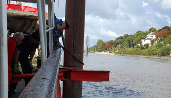 Ablegemanöver des Feuerschiff Elbe 3 © Melanie Kiel