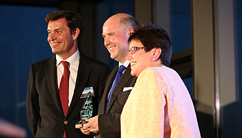 Per Bjørnsen, Commercial Director von V.Ships Leisure, Michael Ungerer, Chief Operations Officer Shared Services Carnival Asia und Präsident CLIA Deutschland, Mary Bond, Geschäftsführerin Publishing, Seatrade © HMC/Katharina-Lux