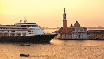 MS Rotterdam in Venedig © Holland America Line