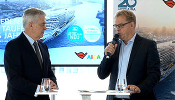 Senator Frank Horch und AIDA Cruises Vice President Communication Hansjörg Kunze