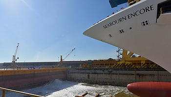 Aufschwimmen der Seabourn Encore © Seabourn