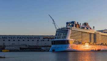 Emsüberführung Ovation of the Seas © Meyer Werft