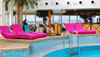 Am Indoorpool © Melanie Kiel / Komm auf Kreuzfahrt