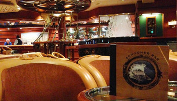 Die Schooner Bar © Melanie Kiel / Komm auf Kreuzfahrt
