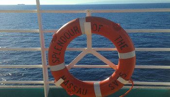 Rettungsring der Splendour © Melanie Kiel / Komm auf Kreuzfahrt