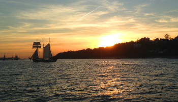 Abend-Elbfahrt auf der BLEICHEN © Melanie Kiel