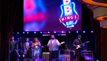 Queen’s Lounge mit Livemusik mit der B.B. King Blues Club Band © Melanie Kiel