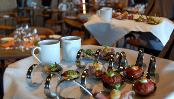 Steak-Kreationen und mehr: Einer der Lieblingsplätze von Kapitän Kjell Holm ist das Surf & Turf Steakhouse auf Deck 5 © Melanie Kiel