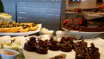 Desserts im Büfett-Restaurant Anckelmannsplatz © Melanie Kiel