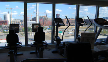Auch Fitnesscenter und Aerobicraum befinden sich auf Deck 14 © Melanie Kiel