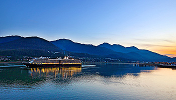 Noordam in Juneau Alaska © Serhat Akin