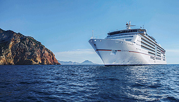 MS EUROPA 2 in Girolata © Hapag Lloyd Cruises
