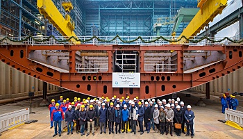 Kiellegung der „World Dream“, an der auch die Projektteams von Dream Cruises und Meyer Werft im Baudock II teilnahmen © Meyer Werft