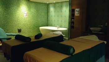 Das Jade Wellness Center macht seinem Namen alle Ehre. Die Innenräume sind in angenehmen Grüntönen gehalten © Melanie Kiel