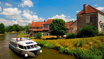 Unterwegs auf den Flüssen des Burgunds © Le Boat