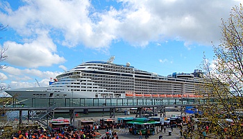 Die MSC Fantasia am Ostseekai Kiel © Melanie Kiel