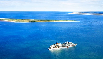 Zum 15. Mal findet in diesem Jahr die beliebte Partynacht „MS EUROPA meets Sansibar“ vor der Nordseeinsel Sylt statt