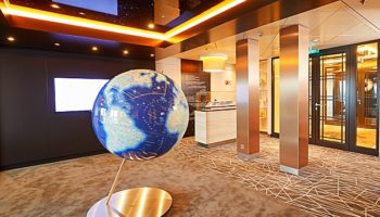 Die Cruisesales Lounge auf der Europa 2 © Hapag-Lloyd-Cruises / Christian Wyrwa