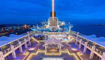 Pooldeck der World Dream © Meyer Werft