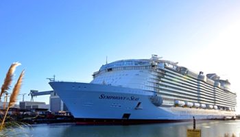 Symphony of the Seas - das neuste Oasis-Klasse-Schiff bei der STX Werft in Frankreich © Royal Caribbean