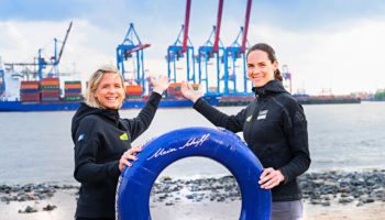 Beachvolleyball-Stars Kira Walkenhorst und Laura Ludwig taufen die neue Mein Schiff 1 von TUI Cruises © TUI Cruises