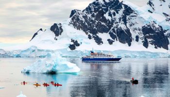 Bei Expeditionen mit der Sea Spirit unternehmen die maximal 114 Passagiere künftig Landgänge © Poseidon Expeditions by Holger Leue