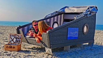 Schlafen im Strandkorb auf Helgoland © Helgoland Tourismus