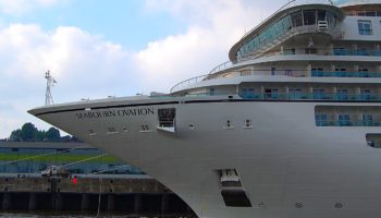 Die Seabourn Ovation in Hamburg © Melanie Kiel