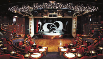 In der Show Lounge an Bord von Color Magic und Color Fantasy werden insgesamt vier unterschiedliche Shows aufgeführt.