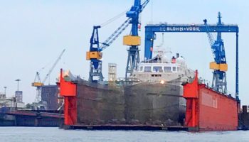 Die Bremen von Hapag-Lloyd Cruises im Dock bei Blohm + Voss © Melanie Kiel