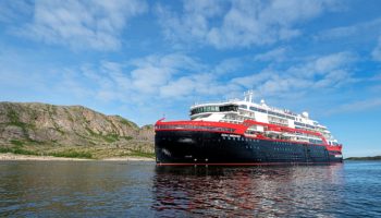 MS Roald Amundsen von Hurtigruten © Espen-Mills