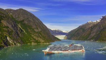 Norwegian Joy vor Alaska - 20 Jahre Freestyle Cruising © Norwegian Cruise Line